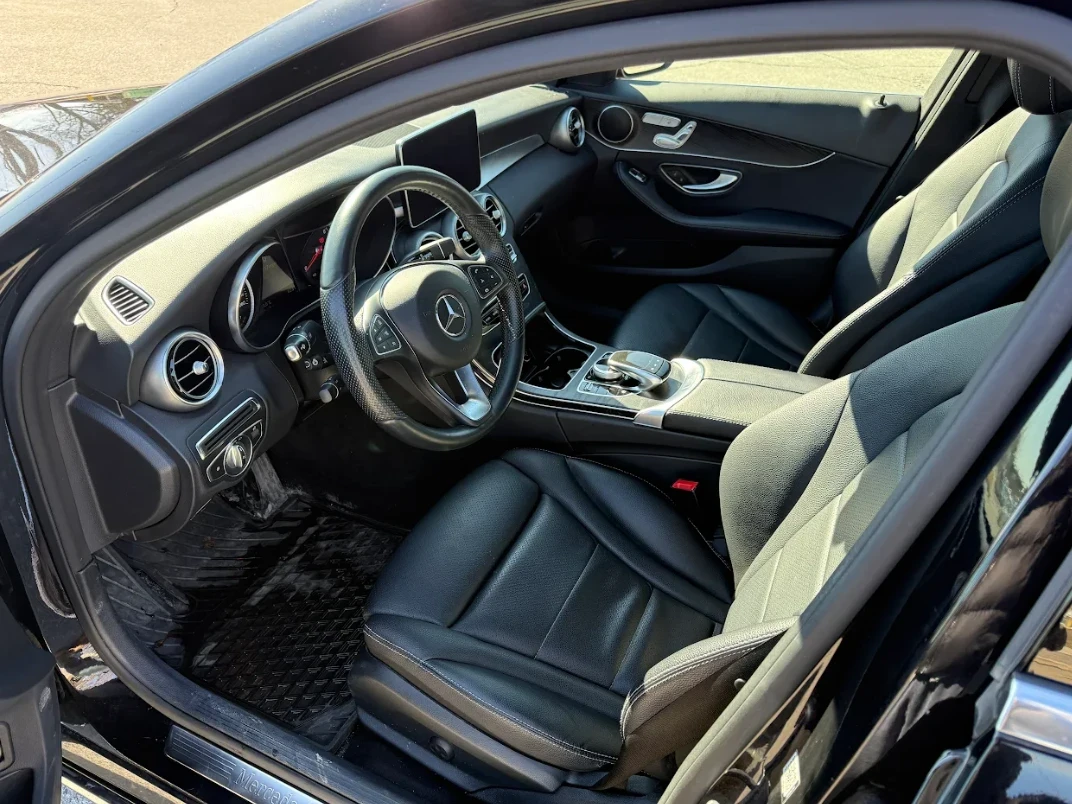 Mercedes-Benz C 300 CAR FAX * ЦЕНА ДО БГ * АВТО КРЕДИТ, снимка 5 - Автомобили и джипове - 54073136