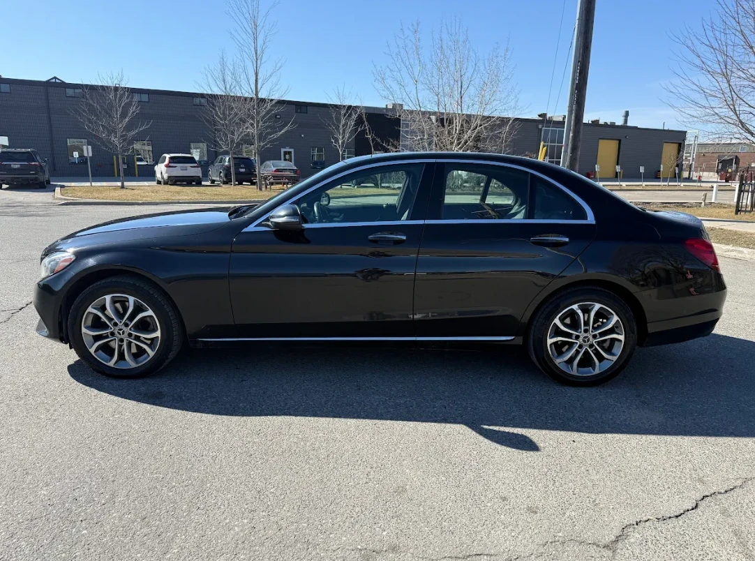 Mercedes-Benz C 300 CAR FAX * ЦЕНА ДО БГ * АВТО КРЕДИТ, снимка 2 - Автомобили и джипове - 54073136