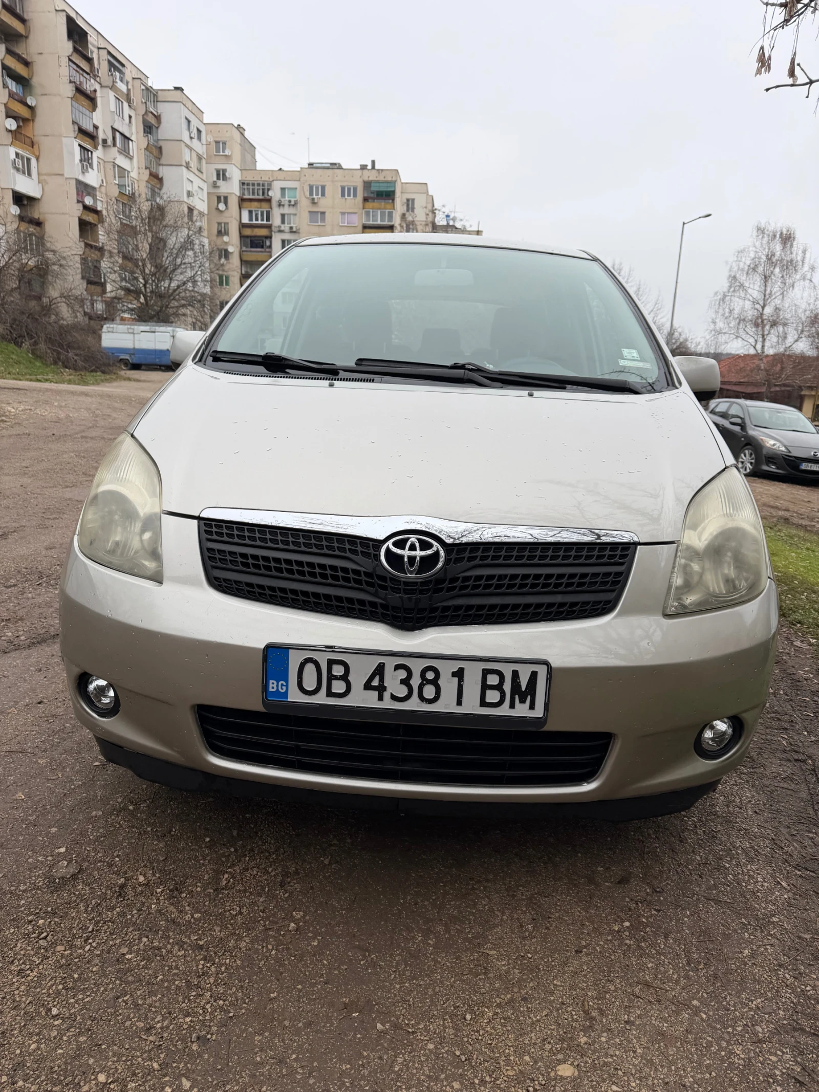 Toyota Corolla verso Газов инжекцион