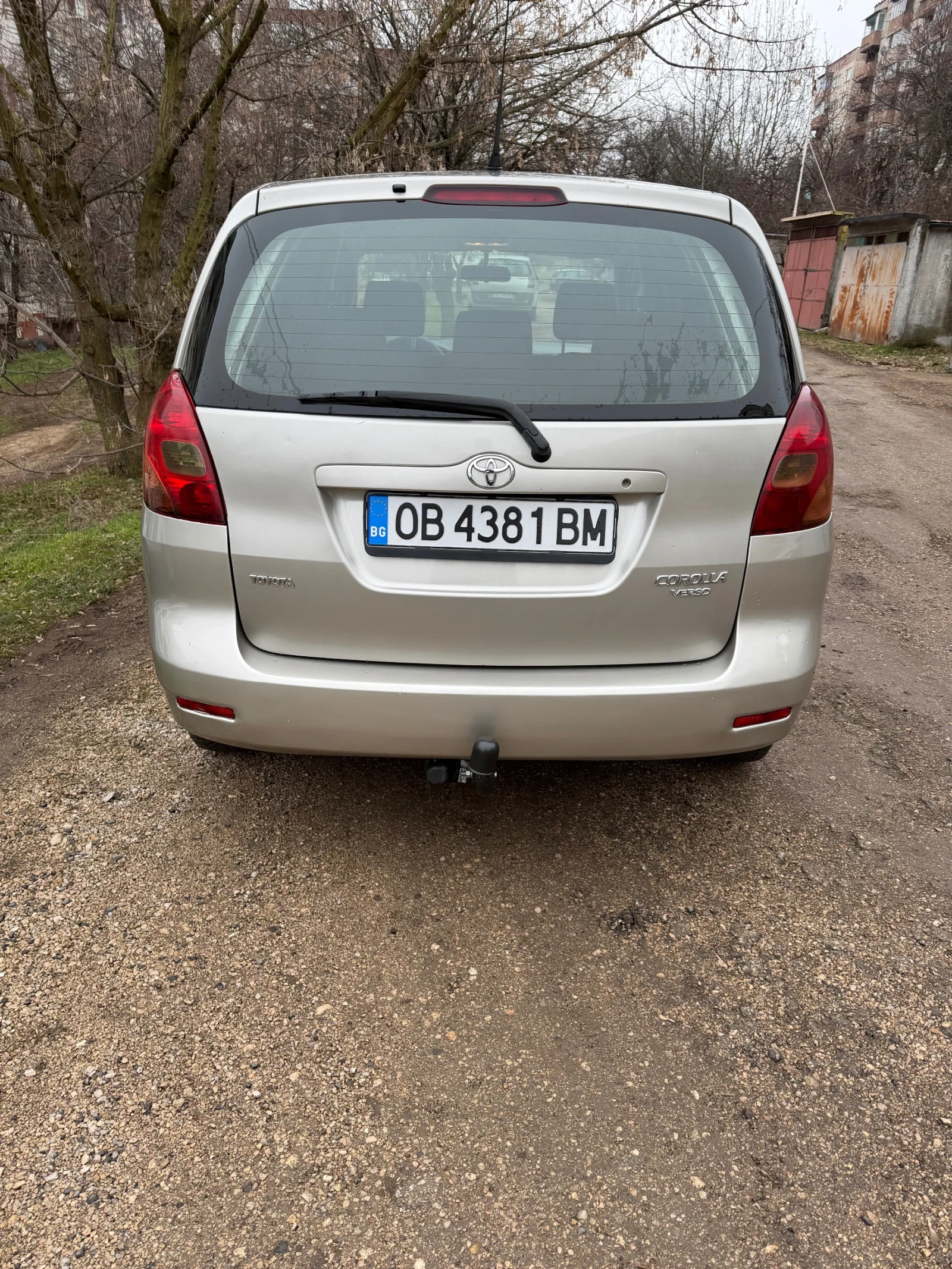 Toyota Corolla verso Газов инжекцион, снимка 6 - Автомобили и джипове - 54403133