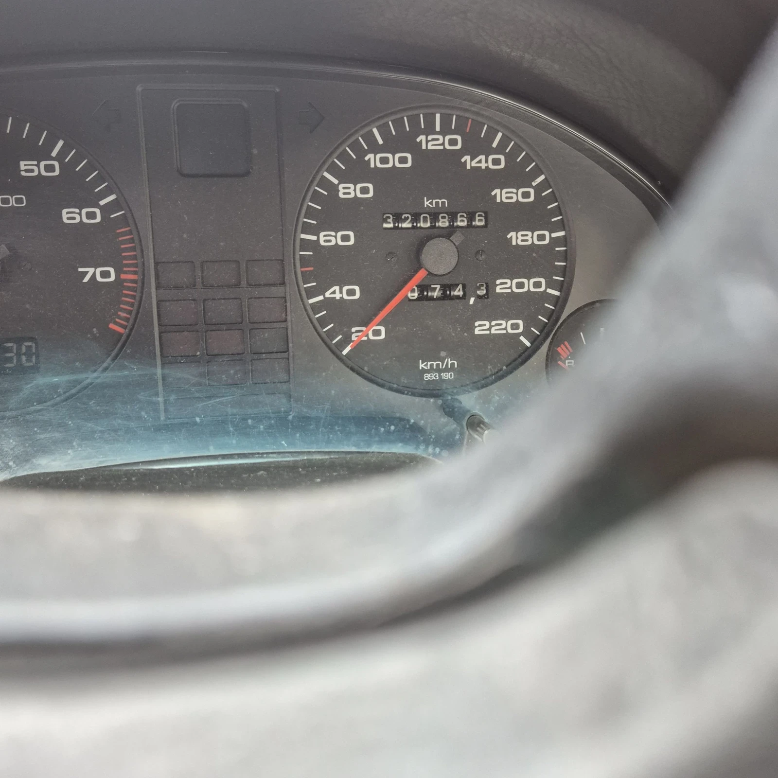 Audi 80 1.8, снимка 7 - Автомобили и джипове - 54682639