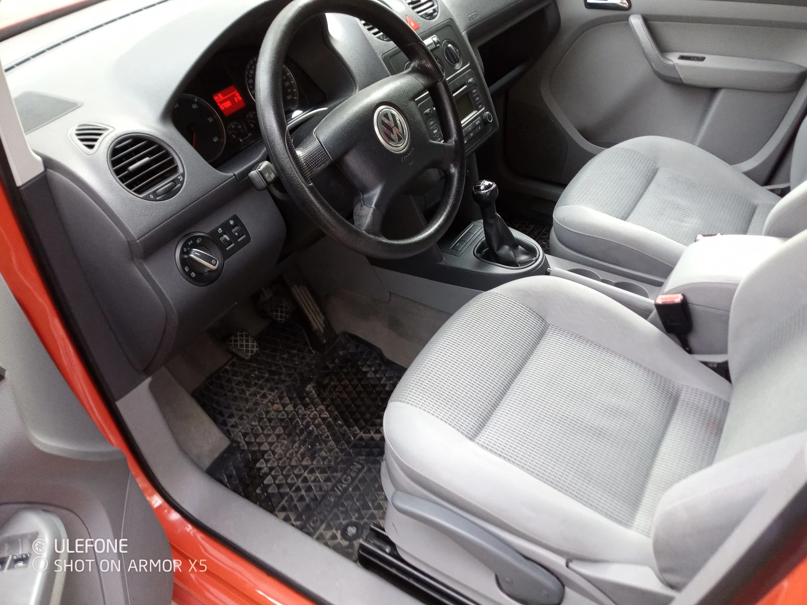 VW Caddy, снимка 8 - Автомобили и джипове - 54810499