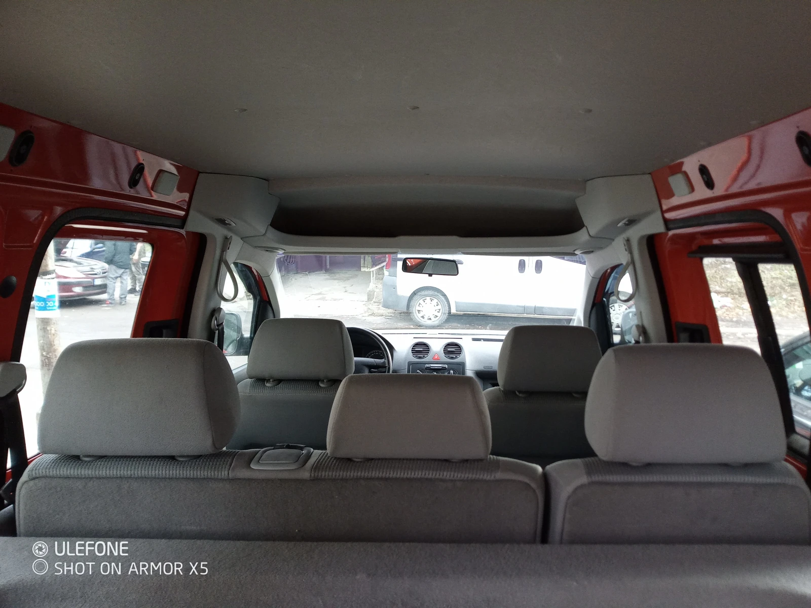 VW Caddy, снимка 16 - Автомобили и джипове - 54810499