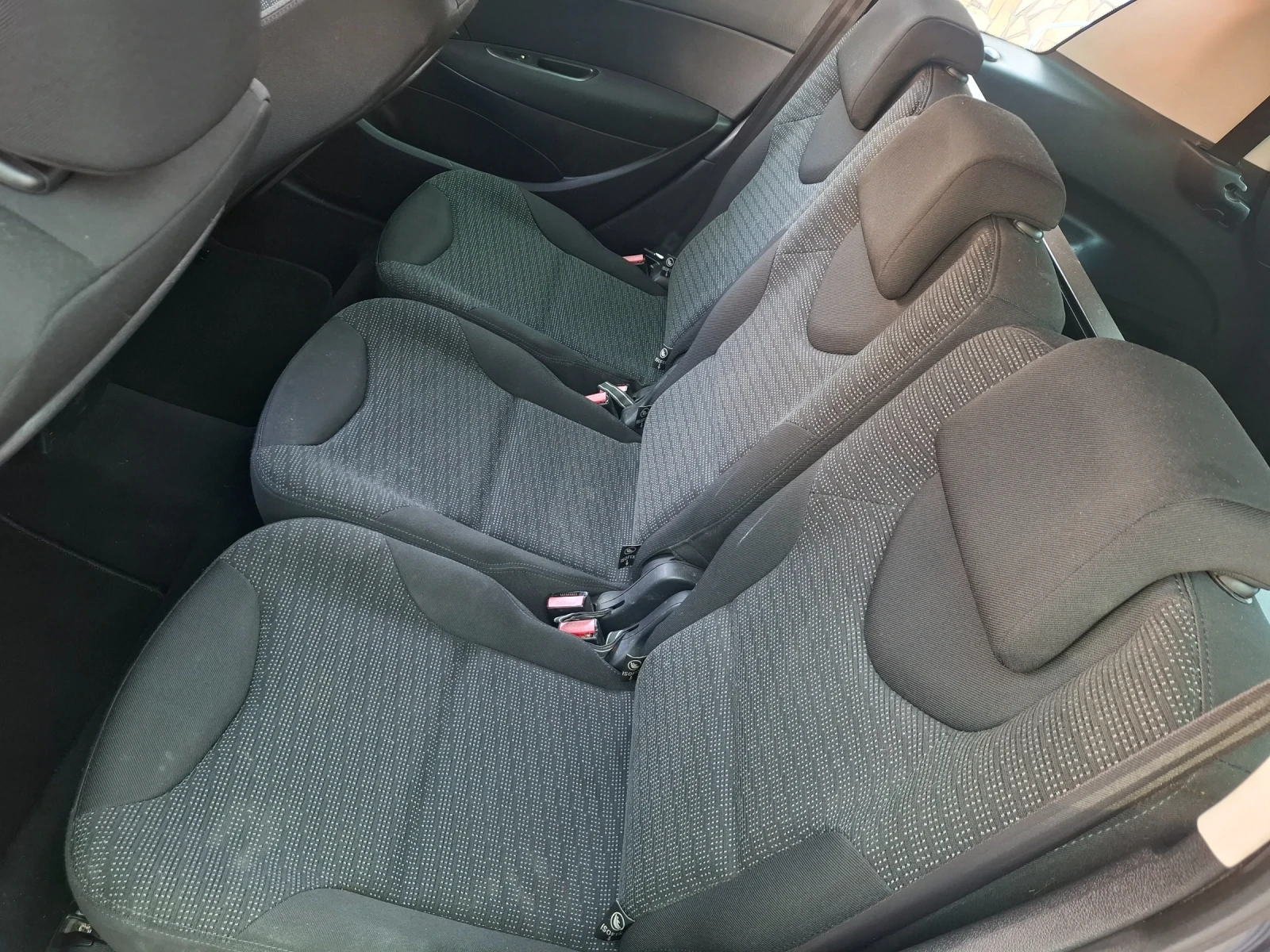 Peugeot 308 1.6HDI , снимка 9 - Автомобили и джипове - 54925367