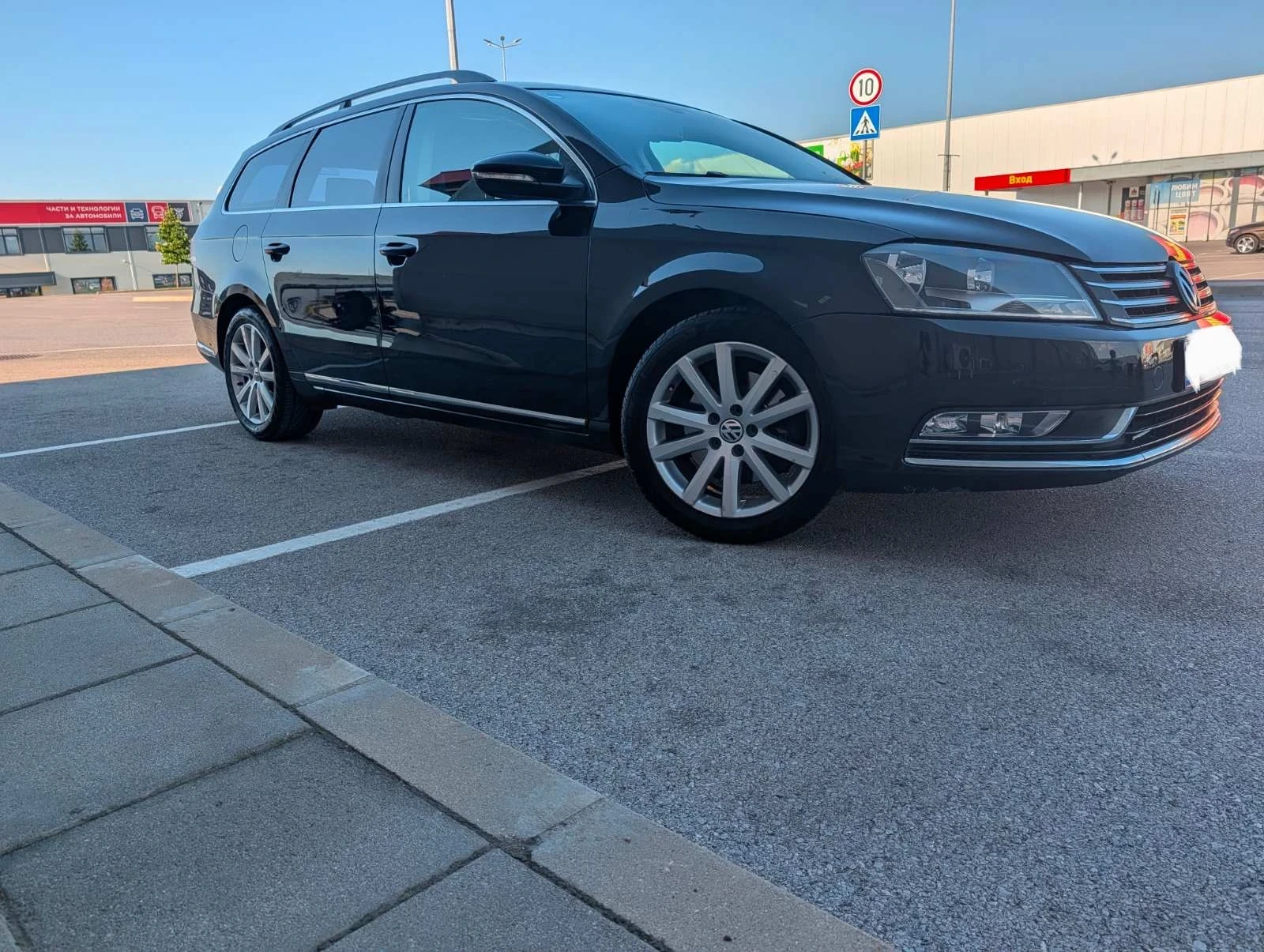 VW Passat Комби, снимка 10 - Автомобили и джипове - 55080925