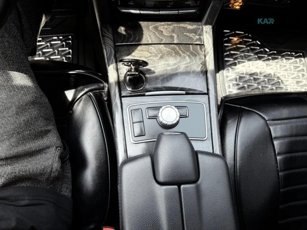 Mercedes-Benz E 300 * 4MATIC* АвтоКредит * (ЦЕНА ДО БГ), снимка 13 - Автомобили и джипове - 55137258