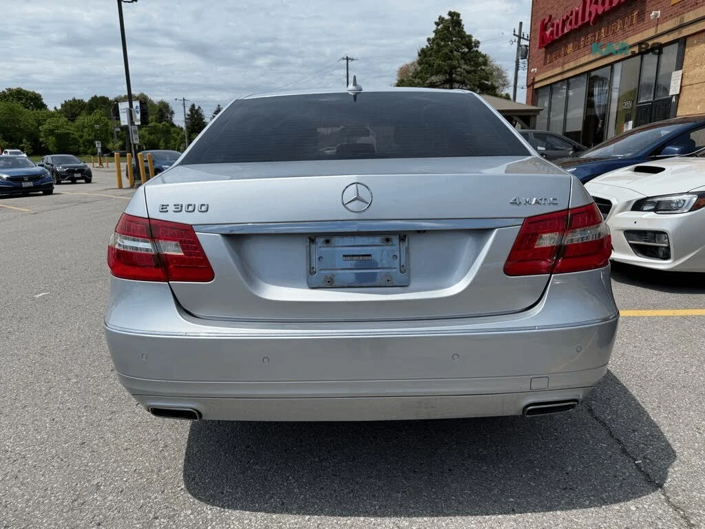 Mercedes-Benz E 300 * 4MATIC* АвтоКредит * (ЦЕНА ДО БГ), снимка 4 - Автомобили и джипове - 55137258
