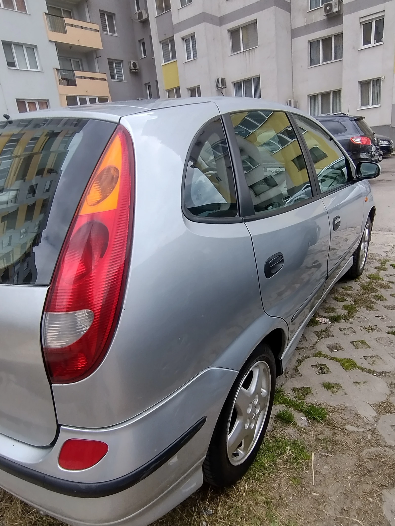 Nissan Almera tino, снимка 7 - Автомобили и джипове - 55164213