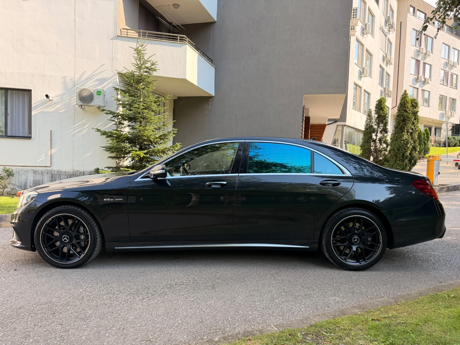 Mercedes-Benz S 63 AMG TV / BURMESTER / FULL, снимка 4 - Автомобили и джипове - 56022591
