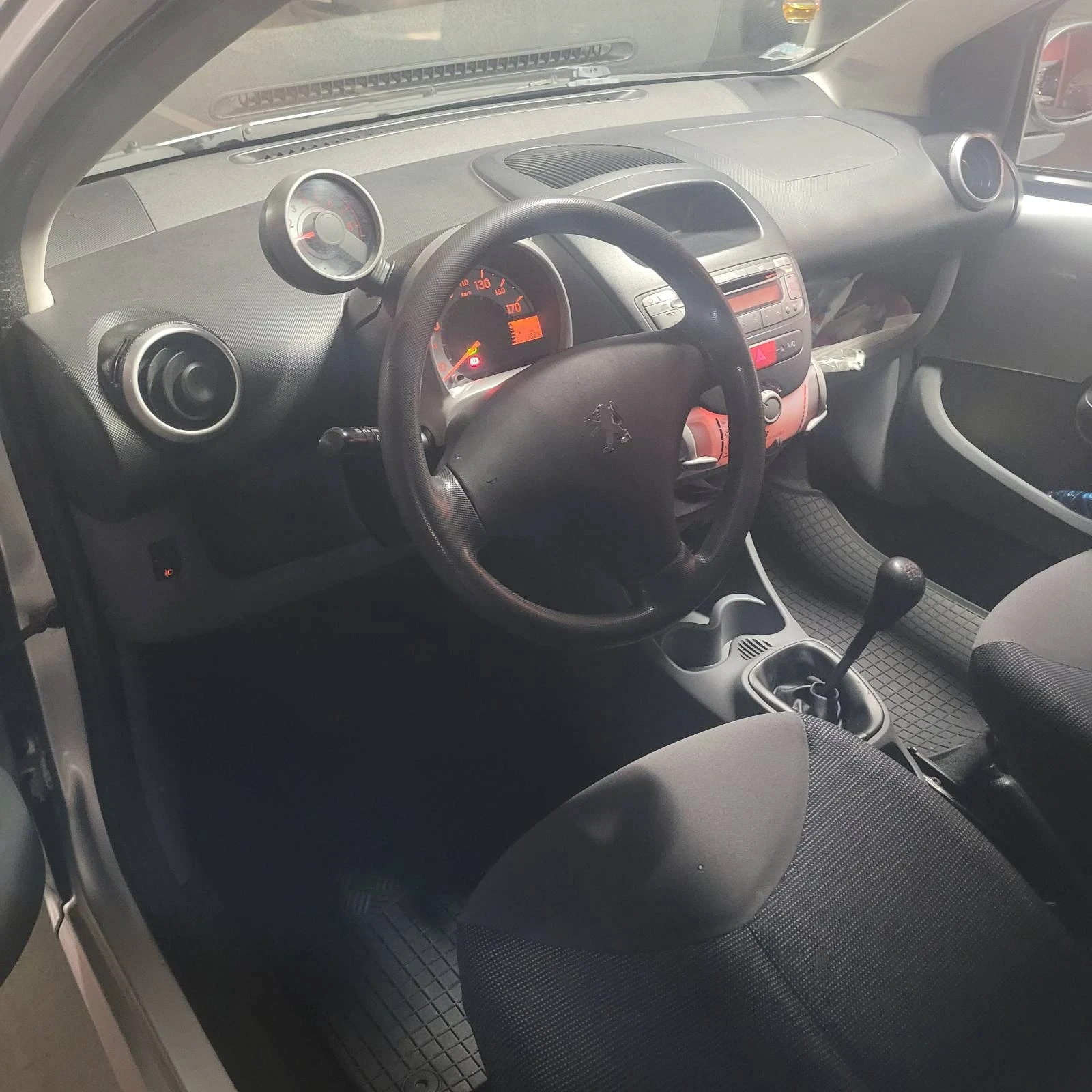 Peugeot 107, снимка 8 - Автомобили и джипове - 56641349