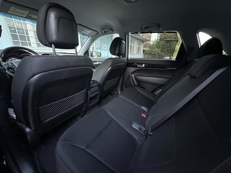 Kia Sorento 2.4 GDI, снимка 13 - Автомобили и джипове - 51792850