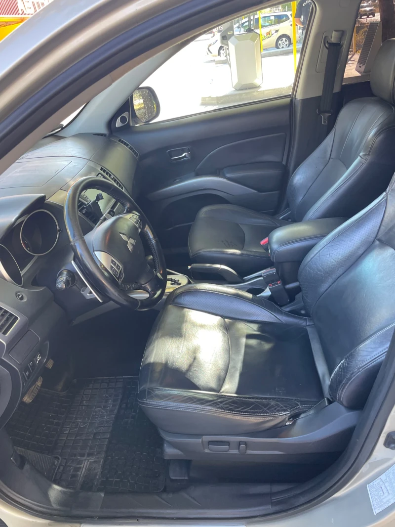 Mitsubishi Outlander 2.4 LPG, снимка 9 - Автомобили и джипове - 51934616