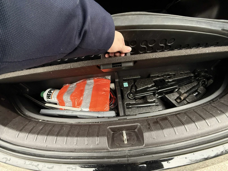 Hyundai Santa fe 2.2CRDI 4x4 сервизна история, снимка 16 - Автомобили и джипове - 52655065