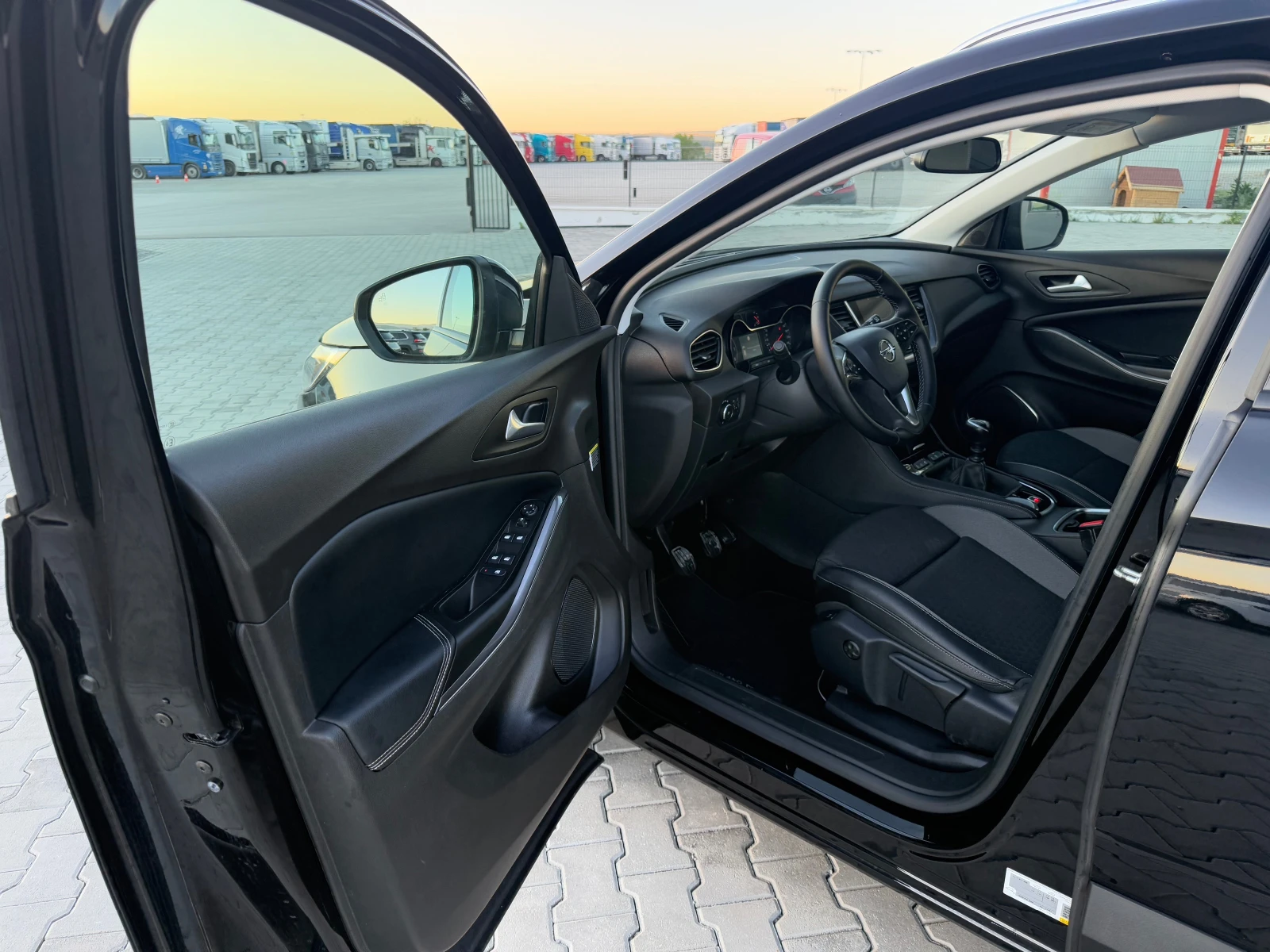 Opel Grandland X 1.2i  - изображение 10