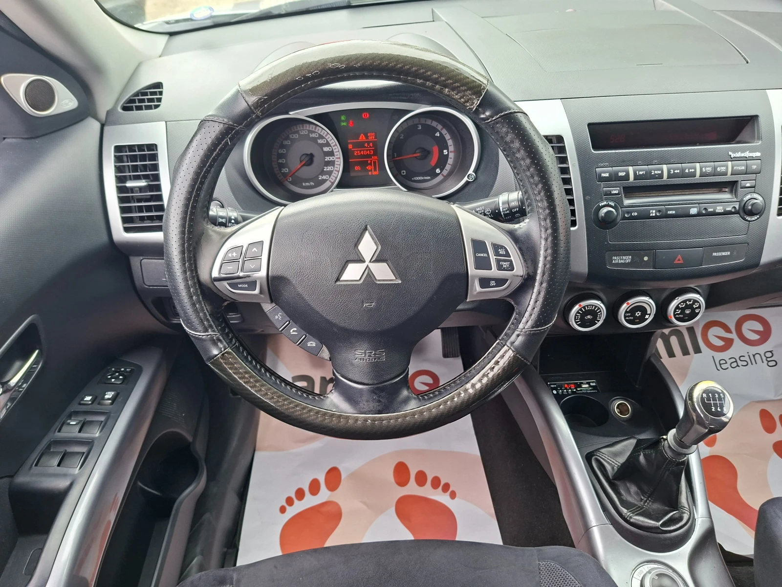 Mitsubishi Outlander 2.0DID* INSTYLE* 6-SPEED* 36м. х 140EUR.* , снимка 11 - Автомобили и джипове - 54068614