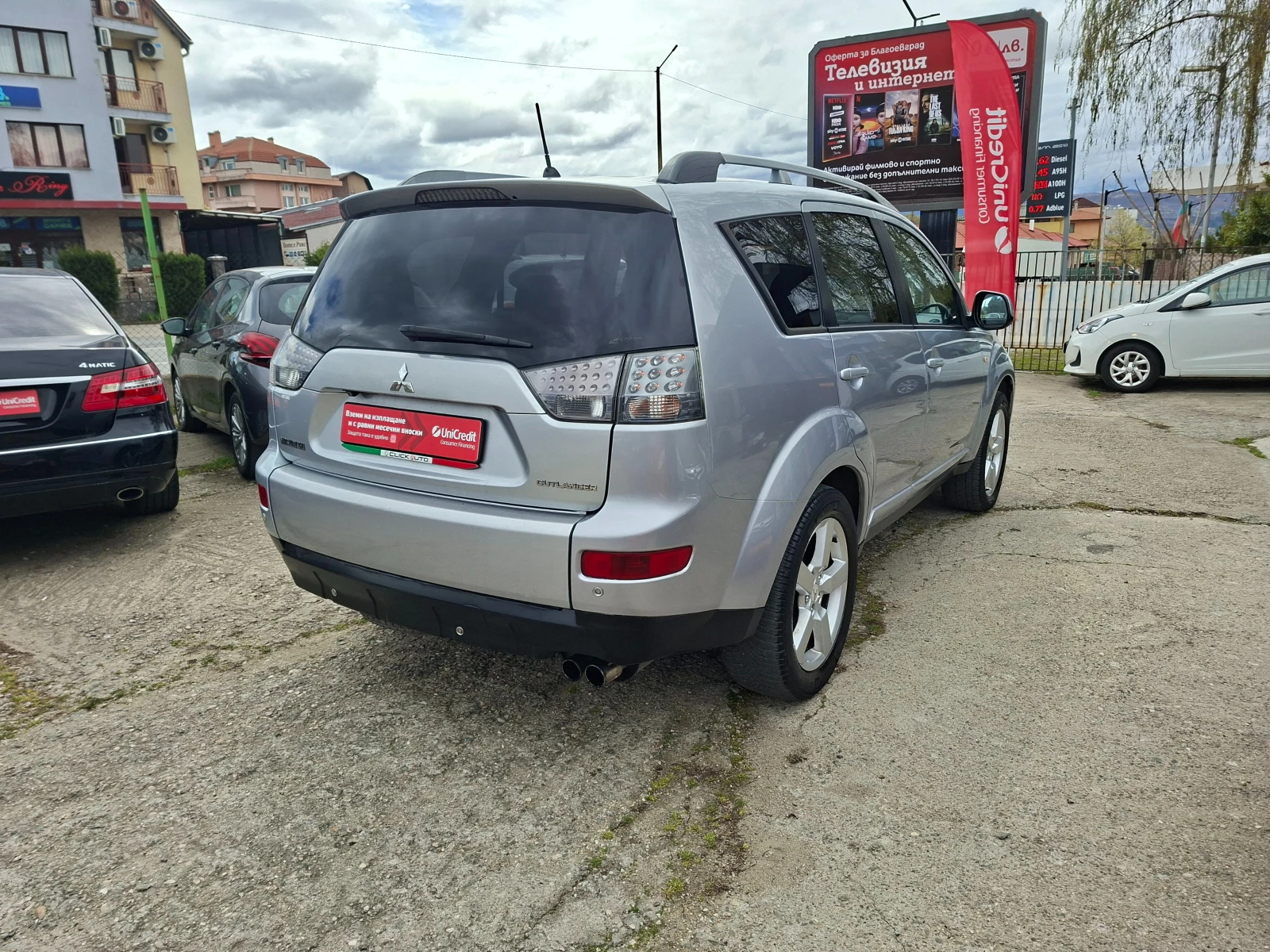 Mitsubishi Outlander 2.0DID* INSTYLE* 6-SPEED* 36м. х 140EUR.* , снимка 5 - Автомобили и джипове - 54068614
