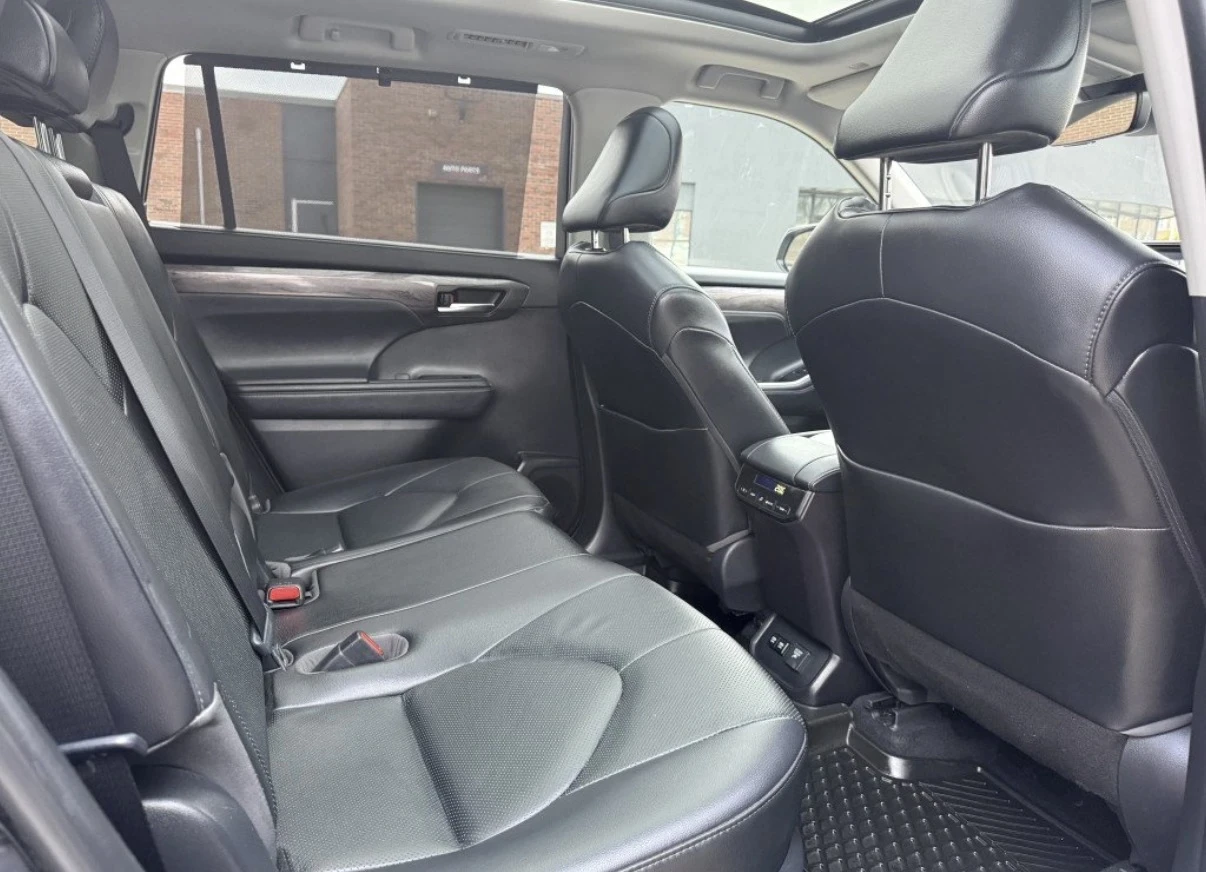 Toyota Highlander HYBRID LIMITED * 1 СОБСТВЕНИК * БЕЗ ИНЦИДЕНТИ * , снимка 11 - Автомобили и джипове - 54588920