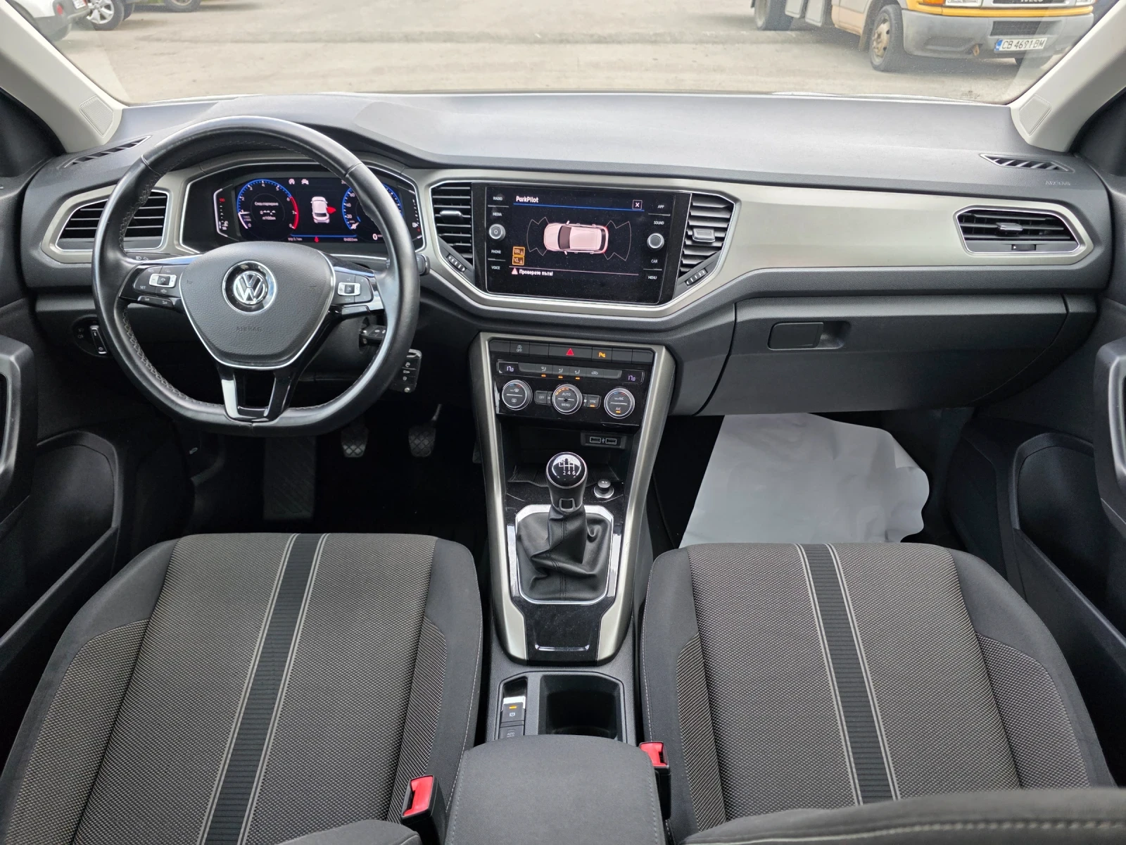 VW T-Roc 1.0i 115k.c ITALIA EURO 6D , снимка 12 - Автомобили и джипове - 54641703