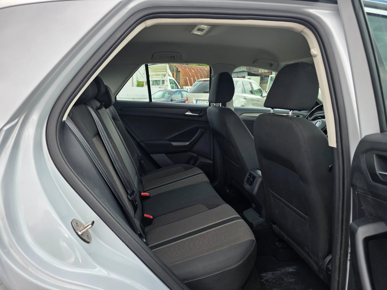 VW T-Roc 1.0i 115k.c ITALIA EURO 6D , снимка 11 - Автомобили и джипове - 54641703