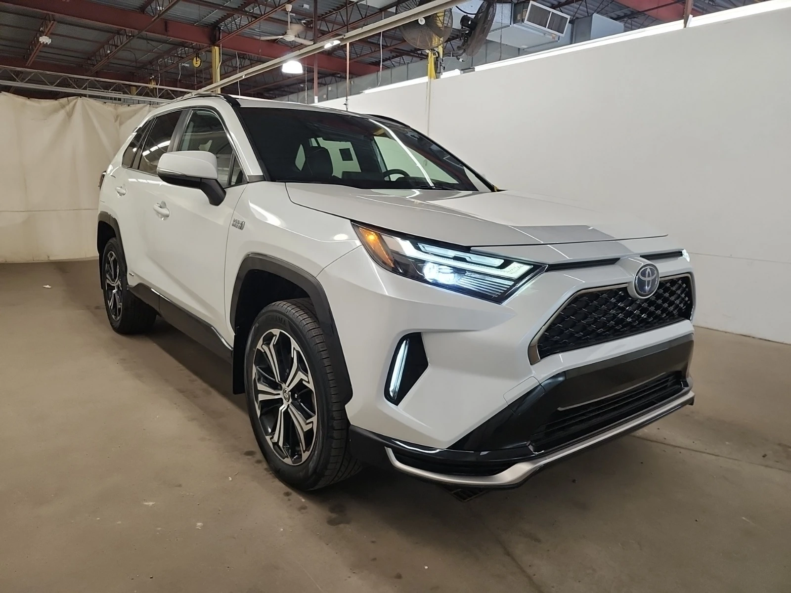 Toyota Rav4 XYBRID XSE * * CARFAX * * BLIND SPOT * * ОБДУХ *  , снимка 2 - Автомобили и джипове - 54813800