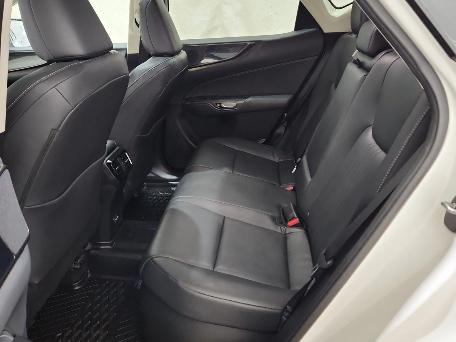 Lexus NX 350h * * CARFAX * * АВТО КРЕДИТ * * , снимка 9 - Автомобили и джипове - 55123356