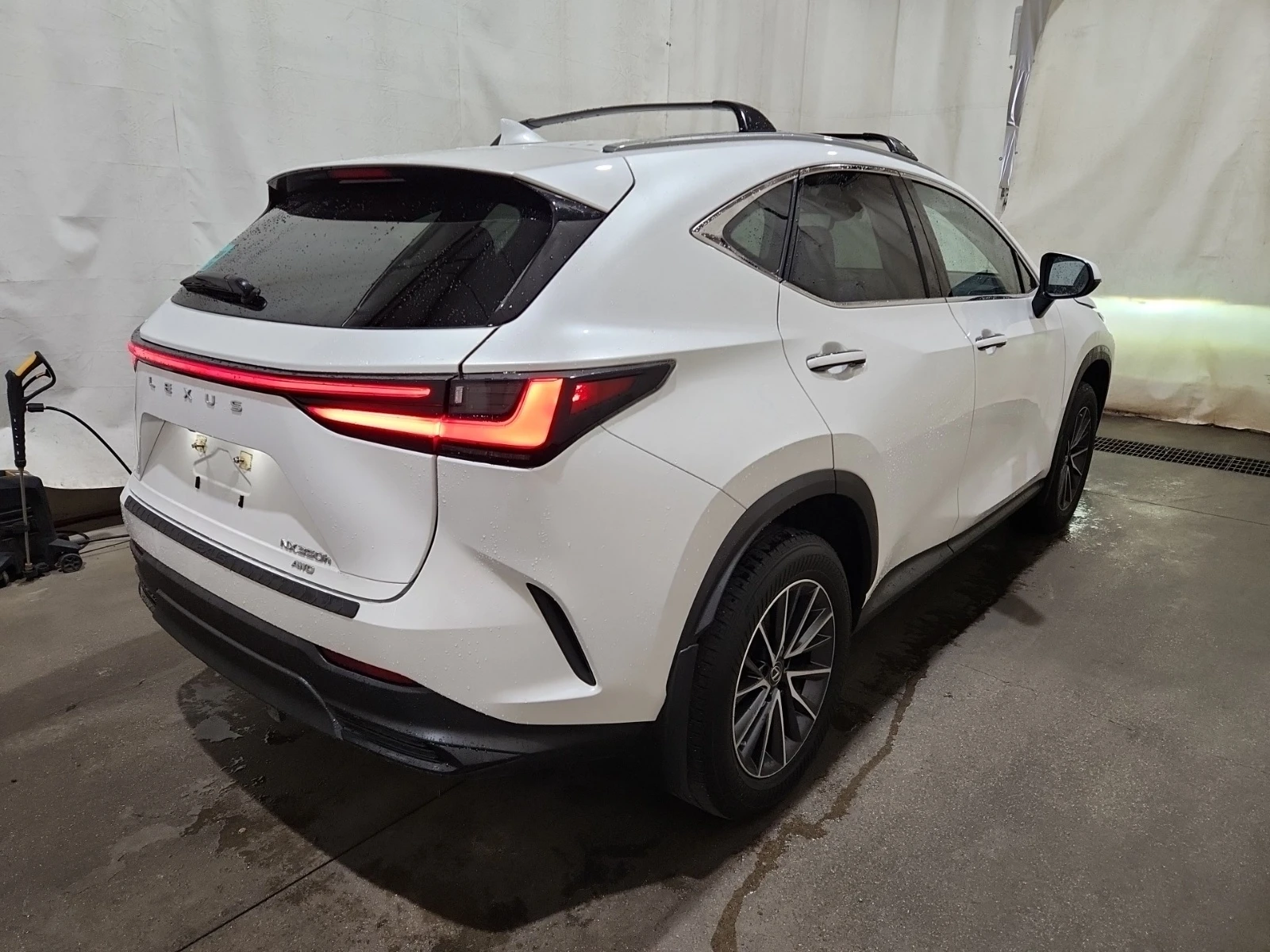 Lexus NX 350h * * CARFAX * * АВТО КРЕДИТ * * , снимка 3 - Автомобили и джипове - 55123356