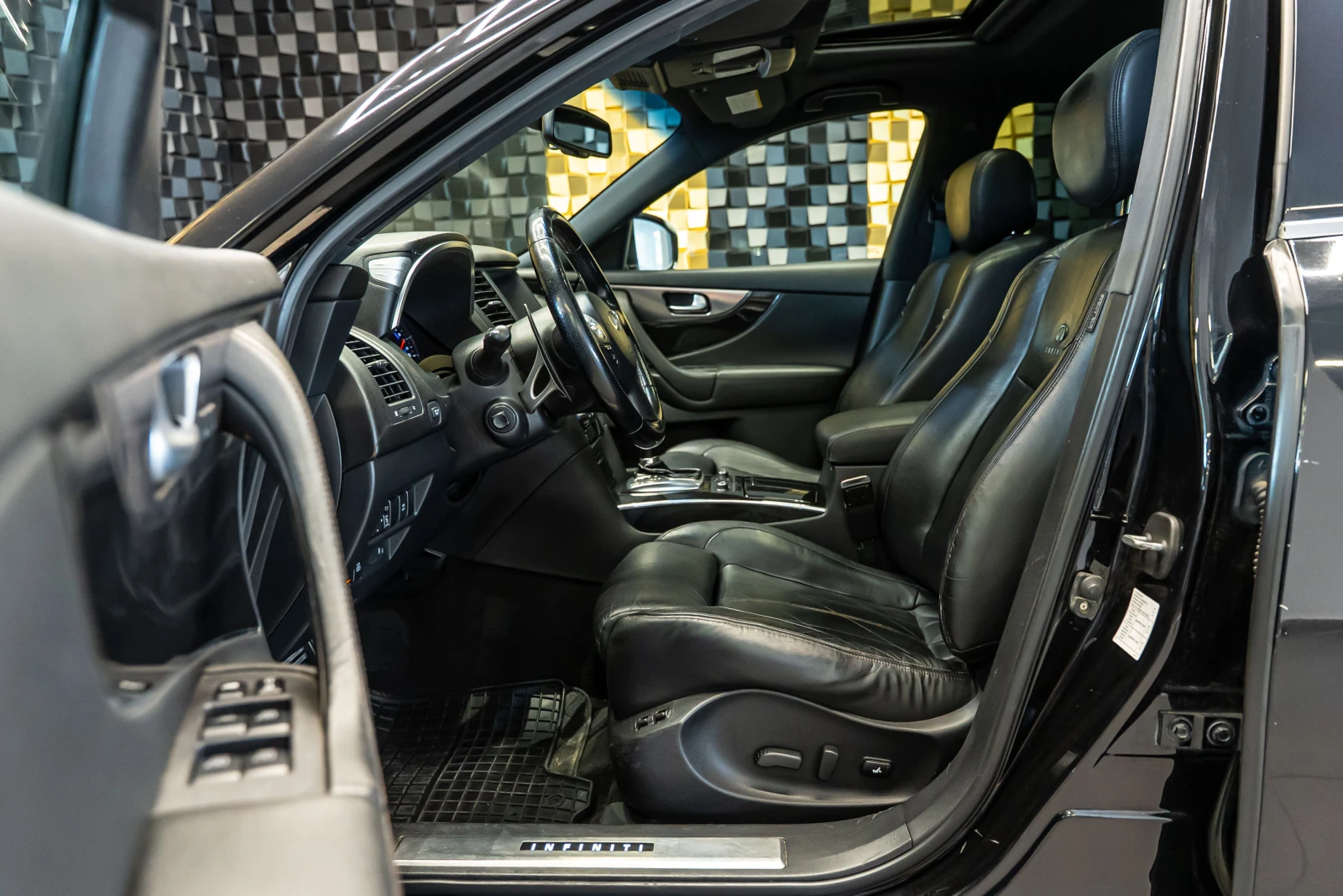 Infiniti Fx 30 d, снимка 8 - Автомобили и джипове - 55446489