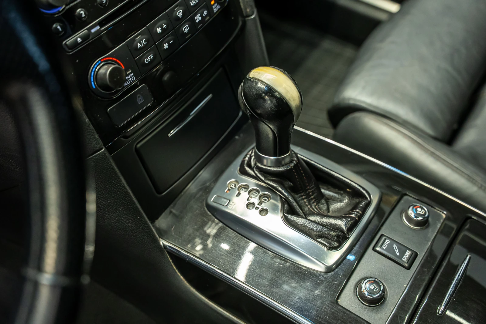 Infiniti Fx 30 d, снимка 14 - Автомобили и джипове - 55446489