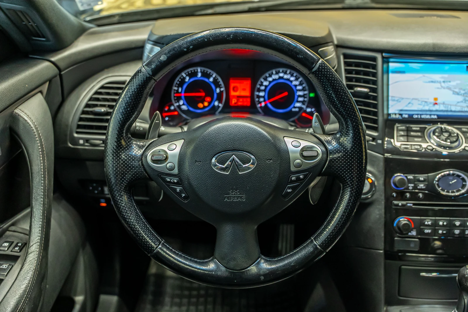 Infiniti Fx 30 d, снимка 10 - Автомобили и джипове - 55446489