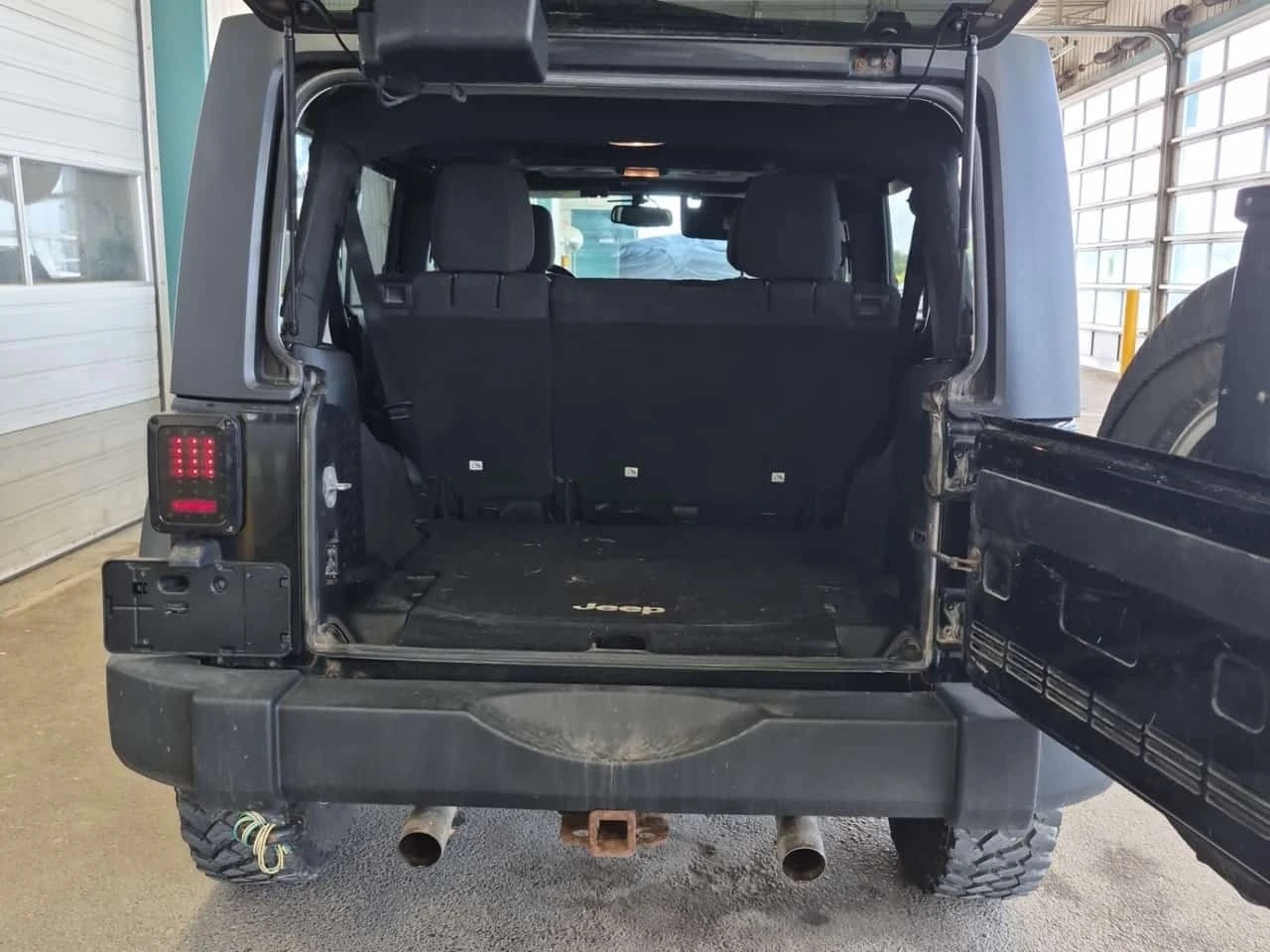 Jeep Wrangler * 4wd 4dr Sport * АВТОКРЕДИТ БЕЗ ПЪРВОНАЧАЛНА* , снимка 13 - Автомобили и джипове - 56175742