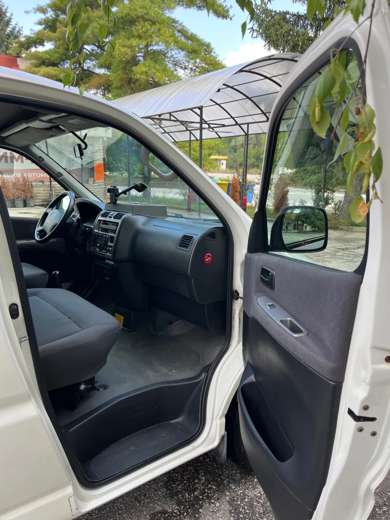 Toyota Hiace Товарен, снимка 7 - Бусове и автобуси - 52569011