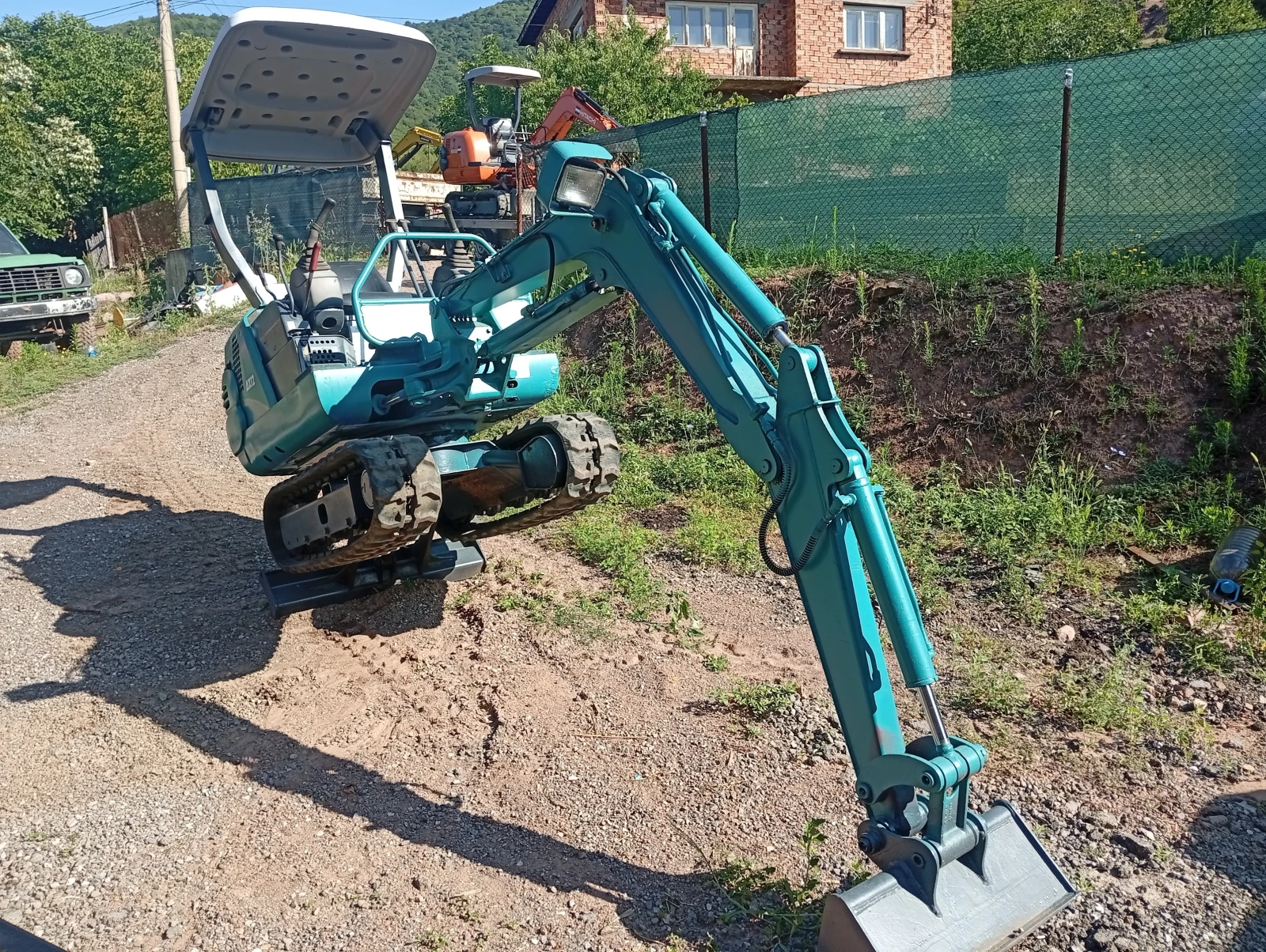 Багер Hitachi AX 12, снимка 3 - Индустриална техника - 55487015