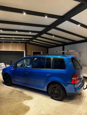 VW Touran 2.0Tdi 7 Местен - 2600 € / 5085.16 лв. - 72353788 5