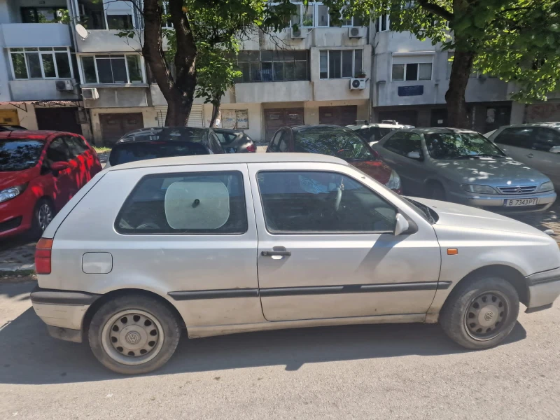 VW Golf, снимка 1 - Автомобили и джипове - 46966680