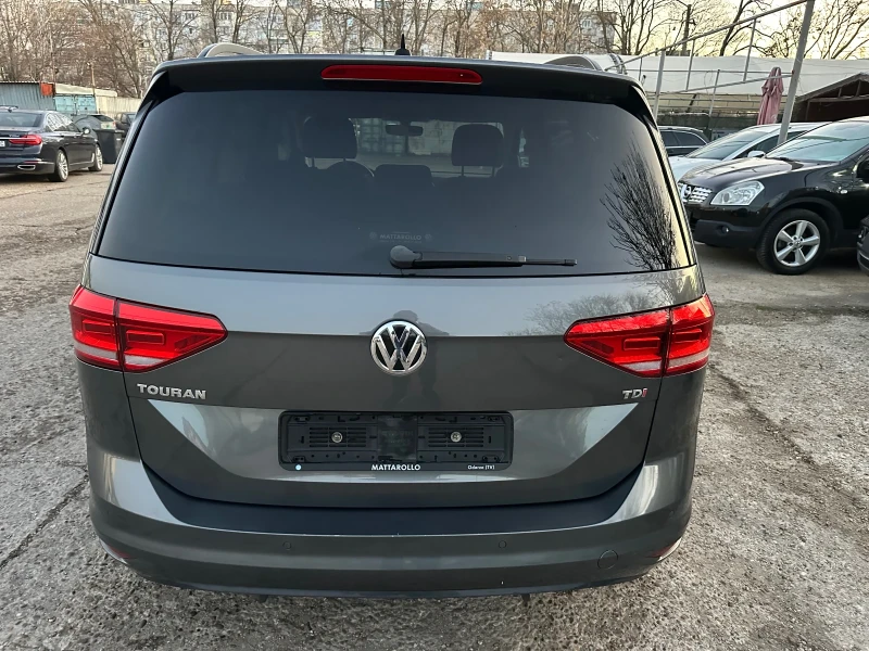 VW Touran 1.6 TDI /7места, снимка 6 - Автомобили и джипове - 48635786