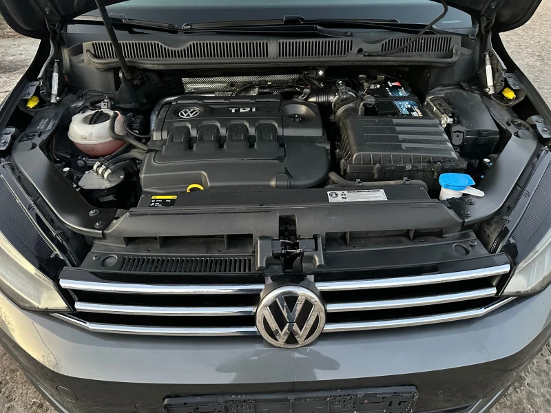 VW Touran 1.6 TDI /7места, снимка 17 - Автомобили и джипове - 48635786