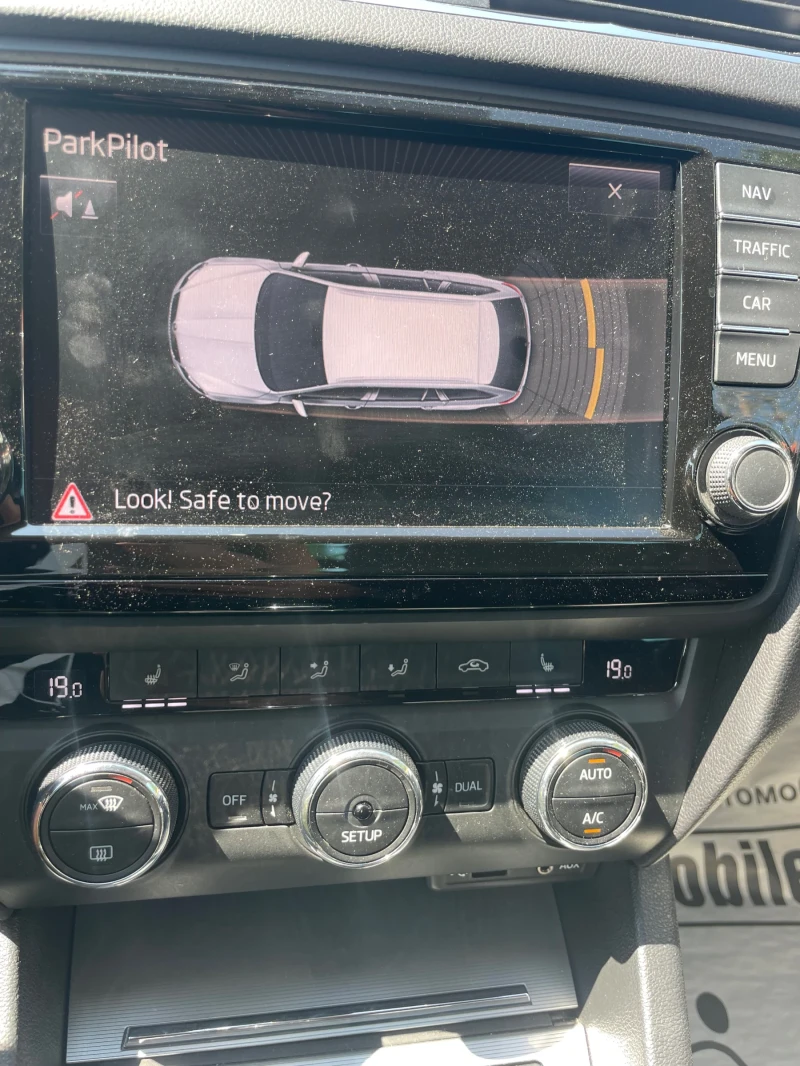 Skoda Octavia 1.8TSI DSG // LED // ALCANTARA / ЛИЗИНГ // ИСТОРИЯ, снимка 17 - Автомобили и джипове - 52710735