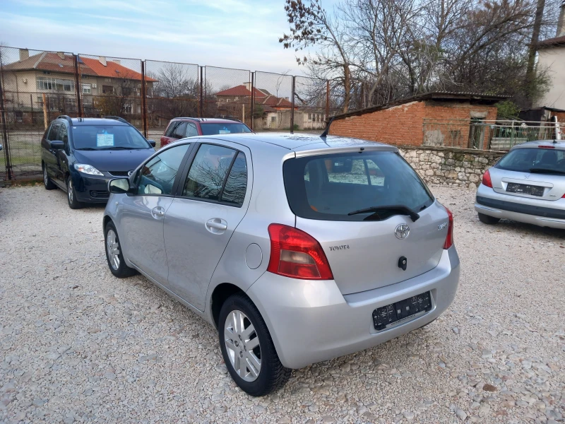 Toyota Yaris 1.3i климатик 88кс, снимка 6 - Автомобили и джипове - 52632201