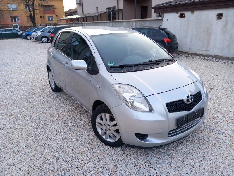 Toyota Yaris 1.3i климатик 88кс, снимка 8 - Автомобили и джипове - 52632201