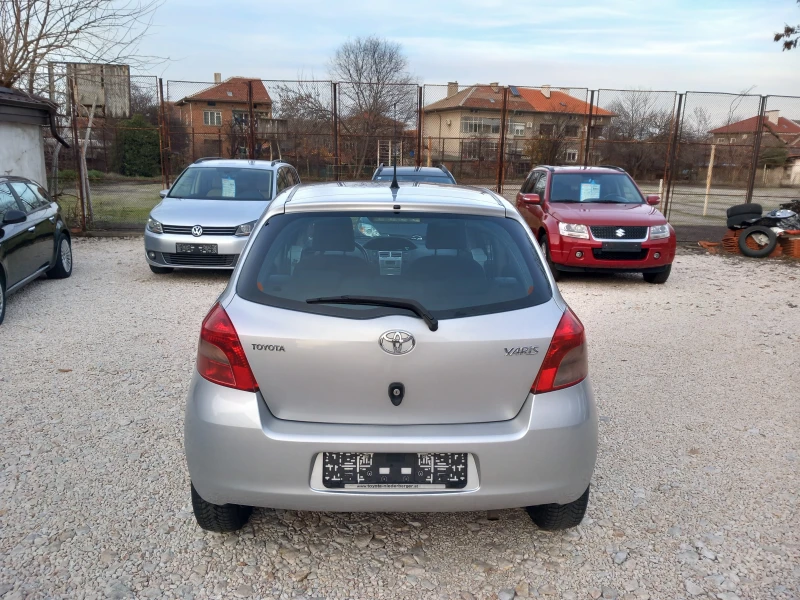 Toyota Yaris 1.3i климатик 88кс, снимка 5 - Автомобили и джипове - 52632201
