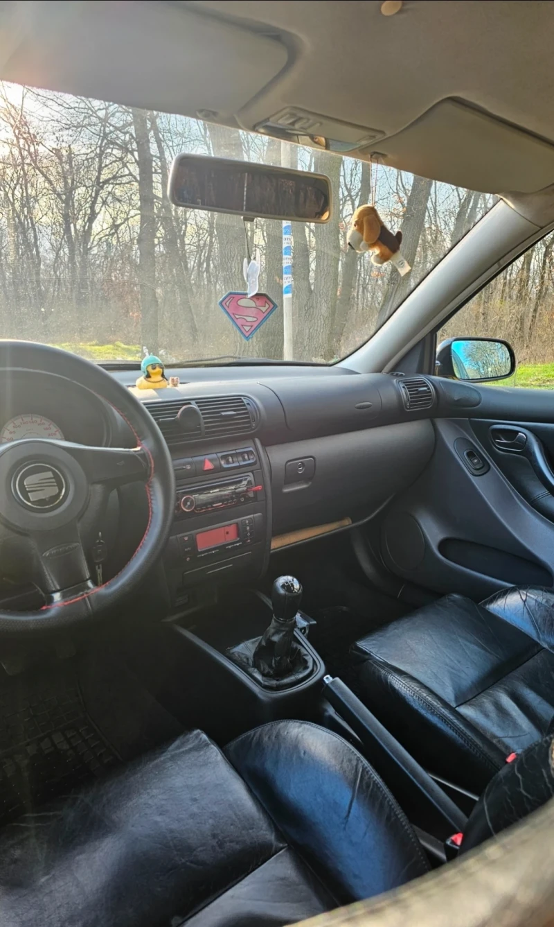 Seat Leon 1.8т, снимка 11 - Автомобили и джипове - 52921456