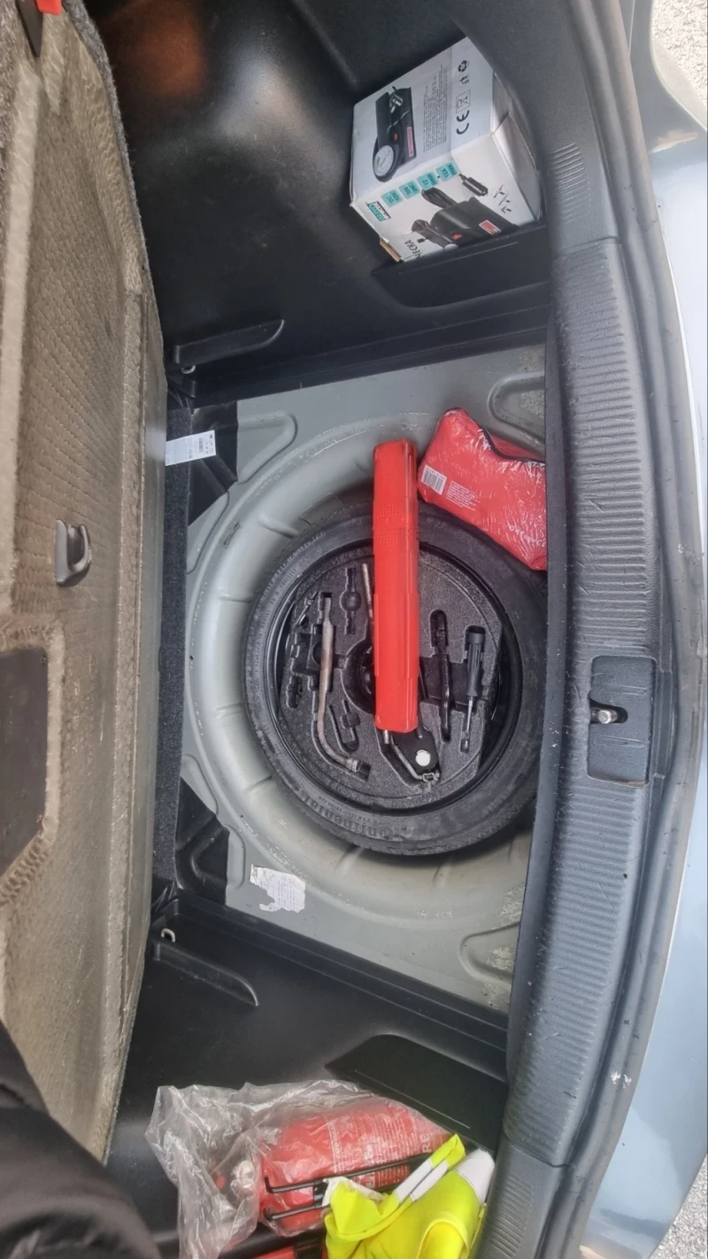 VW Golf Plus, снимка 8 - Автомобили и джипове - 52944176