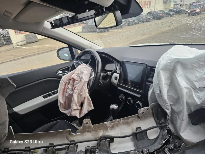 Renault Captur, снимка 5 - Автомобили и джипове - 53327041