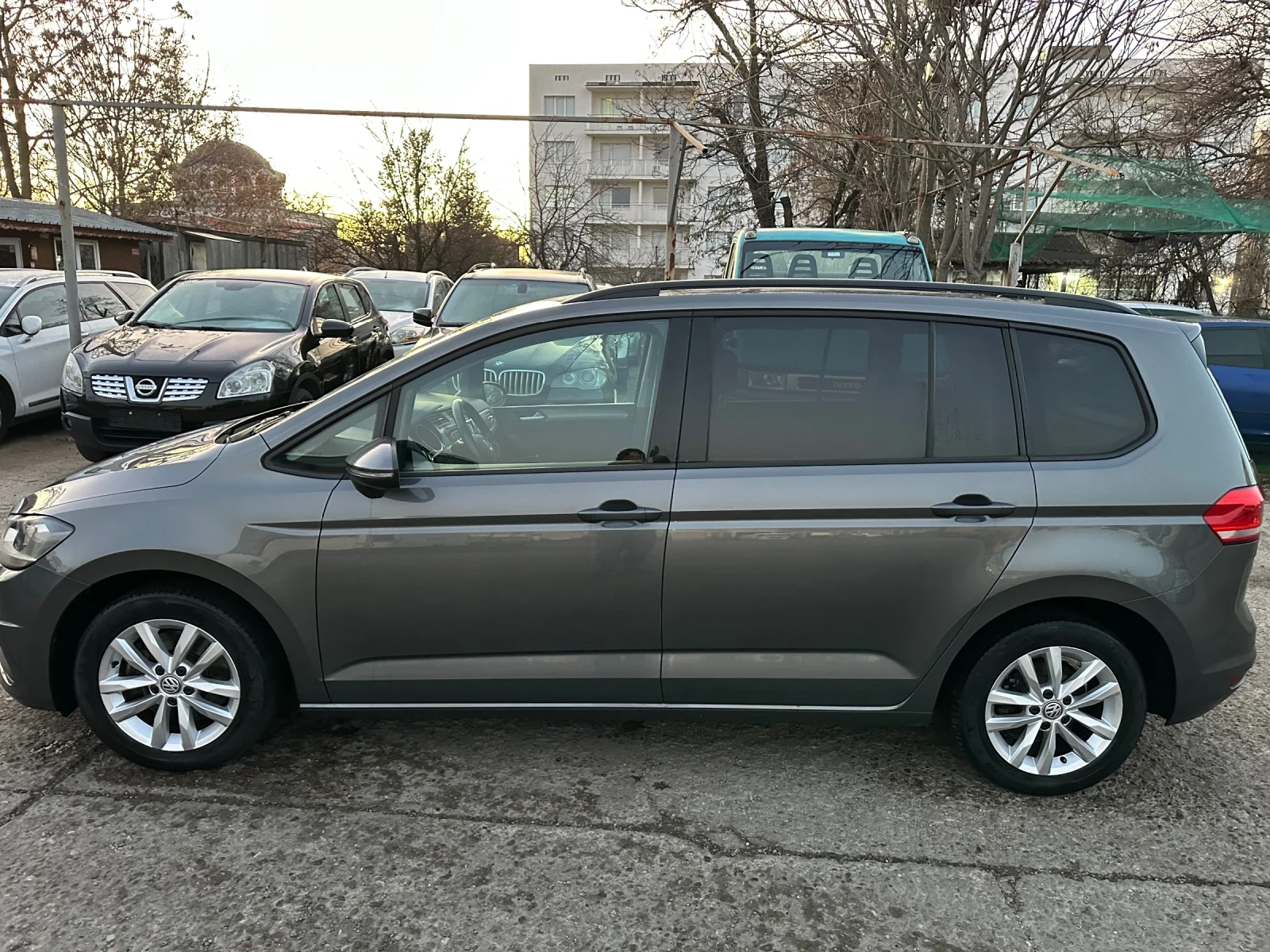 VW Touran 1.6 TDI /7места - изображение 8