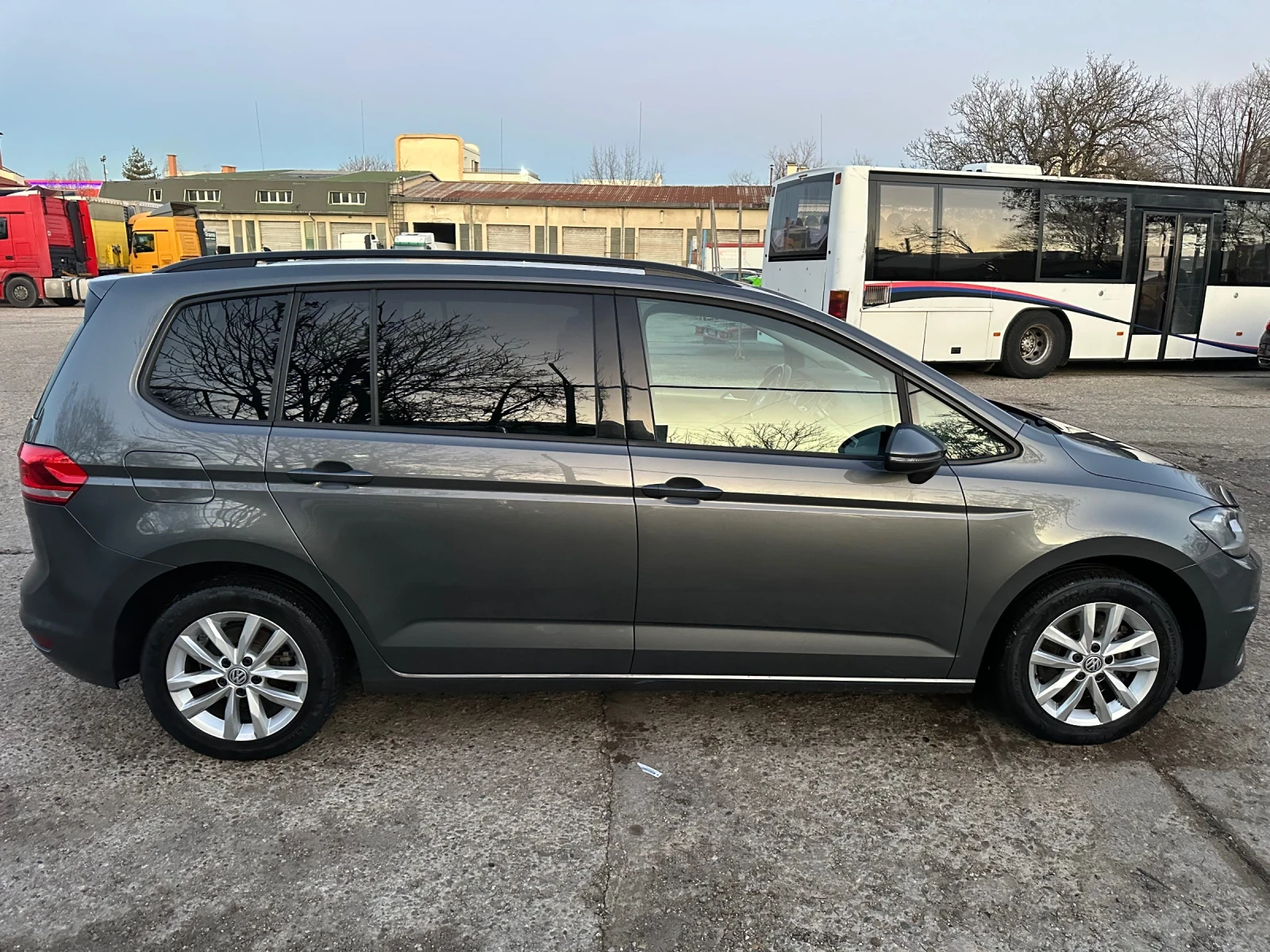 VW Touran 1.6 TDI /7места - изображение 4