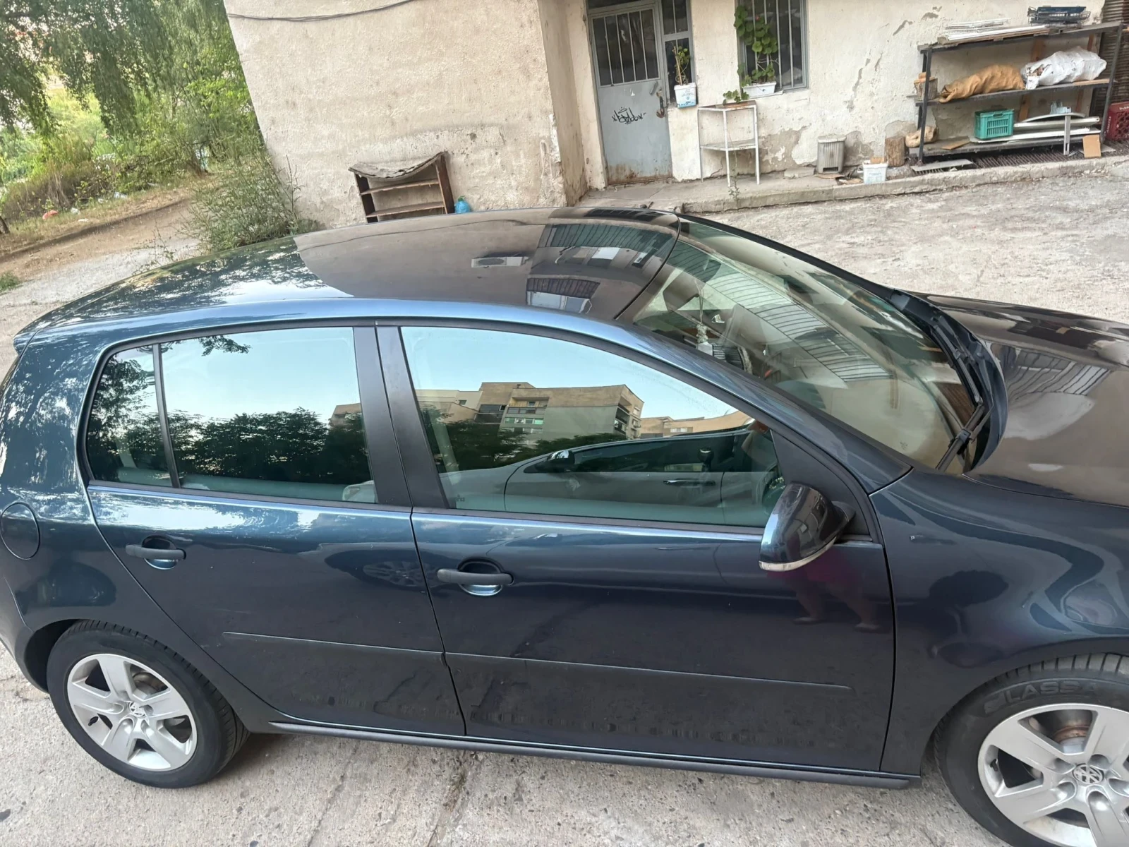 VW Golf Чисто нови 4 летни гуми - изображение 4
