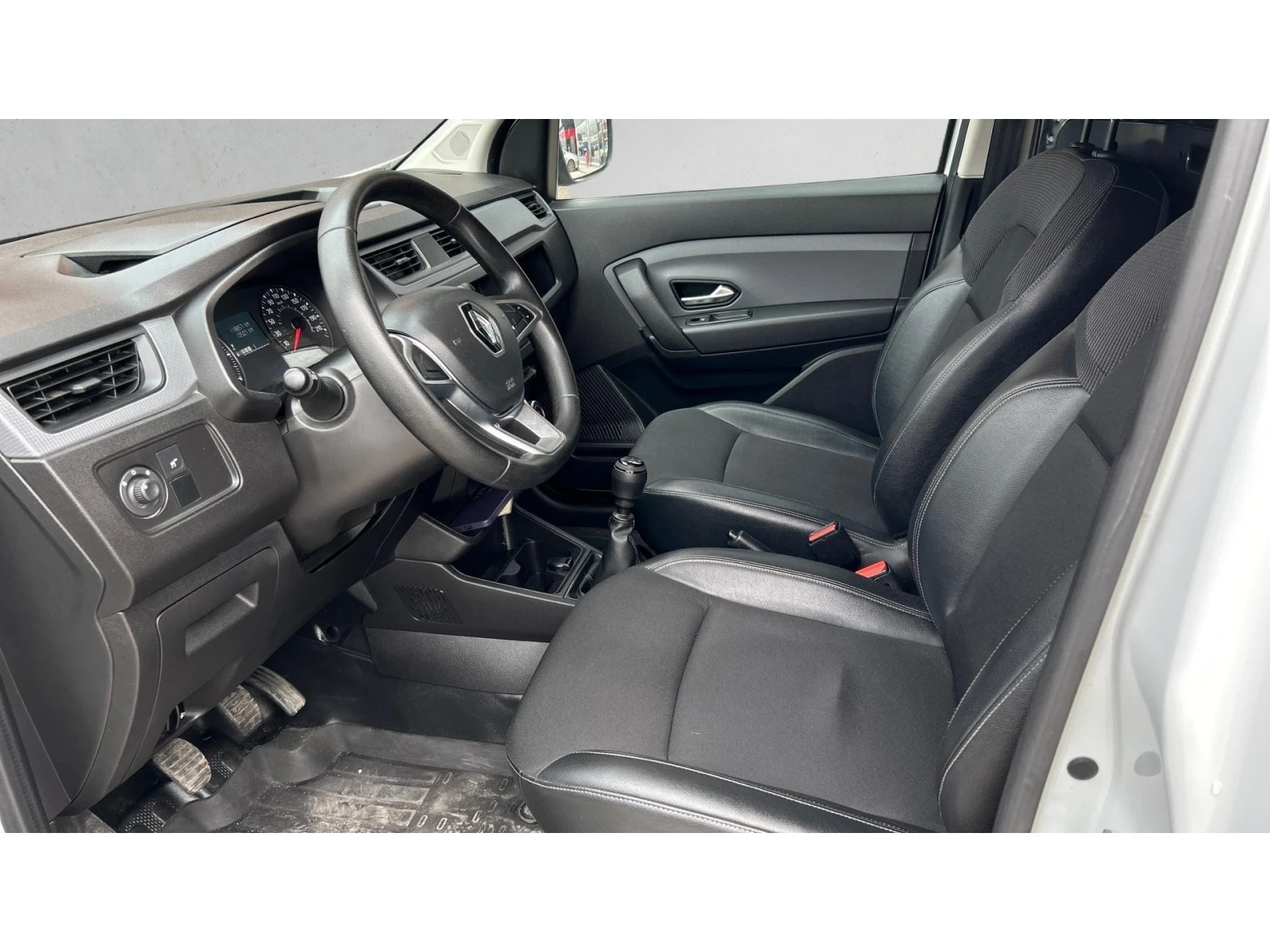 Renault Express  ZEN 1.3 TCE   MT6 S&S, Месечна вноска от 177   - изображение 10