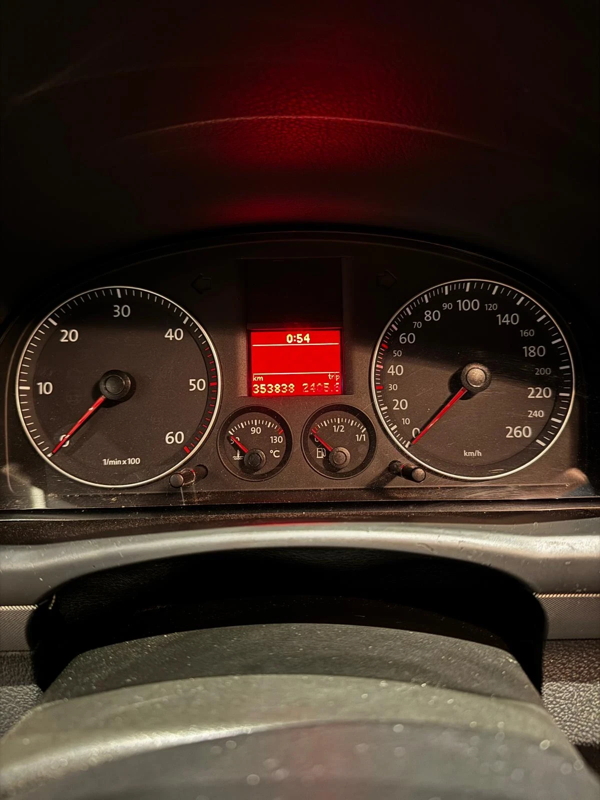 VW Touran 2.0Tdi 7 Местен, снимка 11 - Автомобили и джипове - 53953702