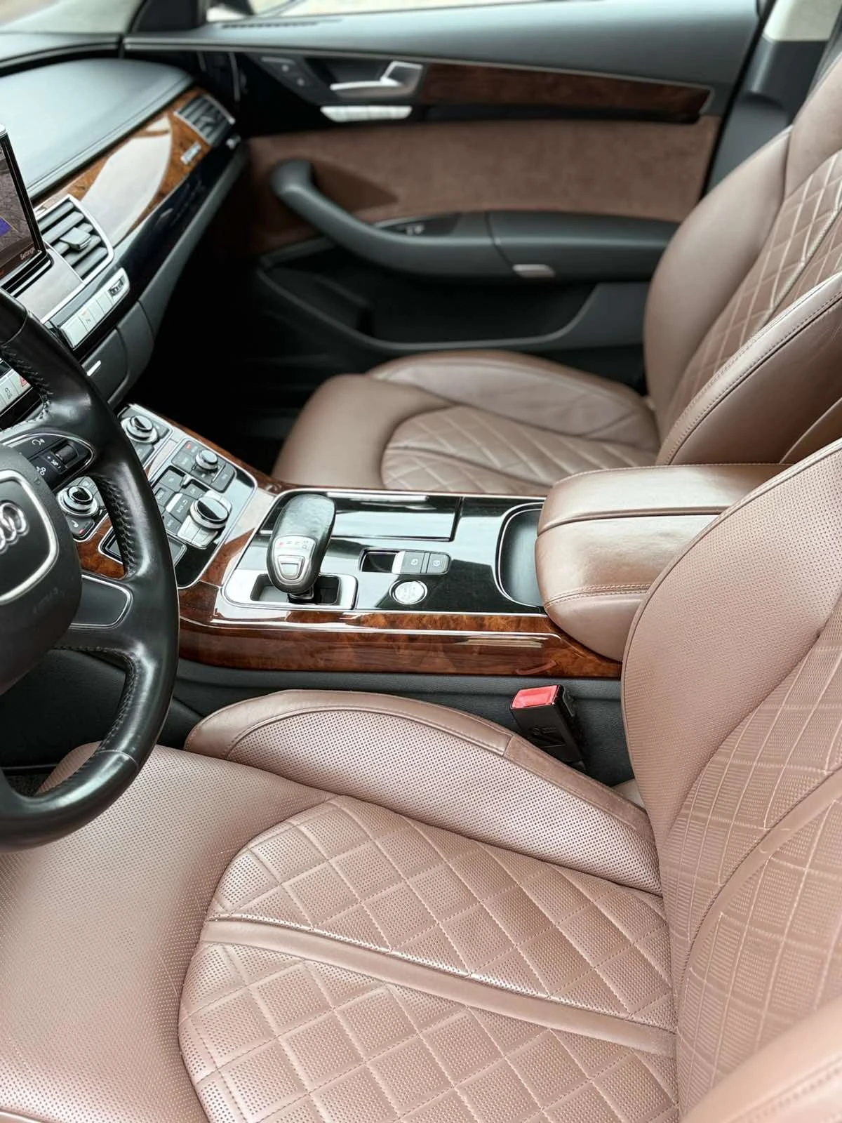 Audi A8 ПЪЛЕН СЕРВИЗ / РЕАЛНИ КИЛОМЕТРИ, снимка 14 - Автомобили и джипове - 54174266