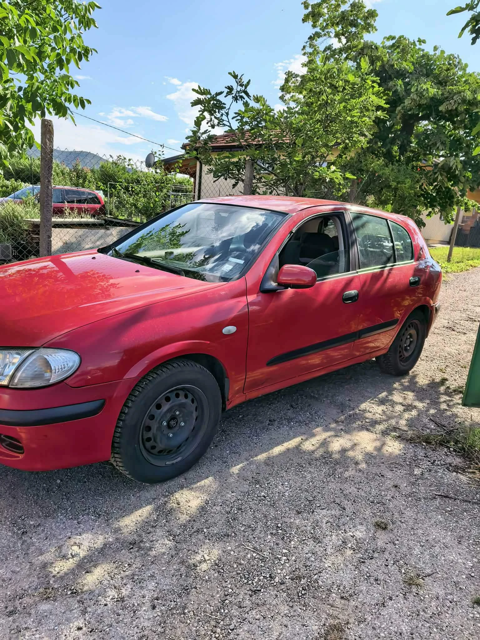 Nissan Almera 1.5, снимка 3 - Автомобили и джипове - 54811737